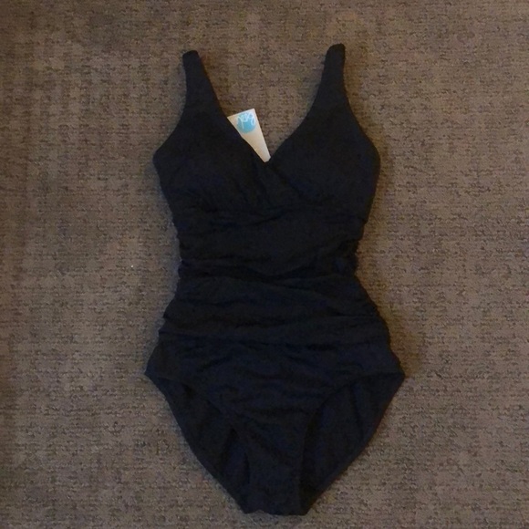 NWT Boden Black Talamanca Swimsuit, size US 6L - Picture 4 of 7